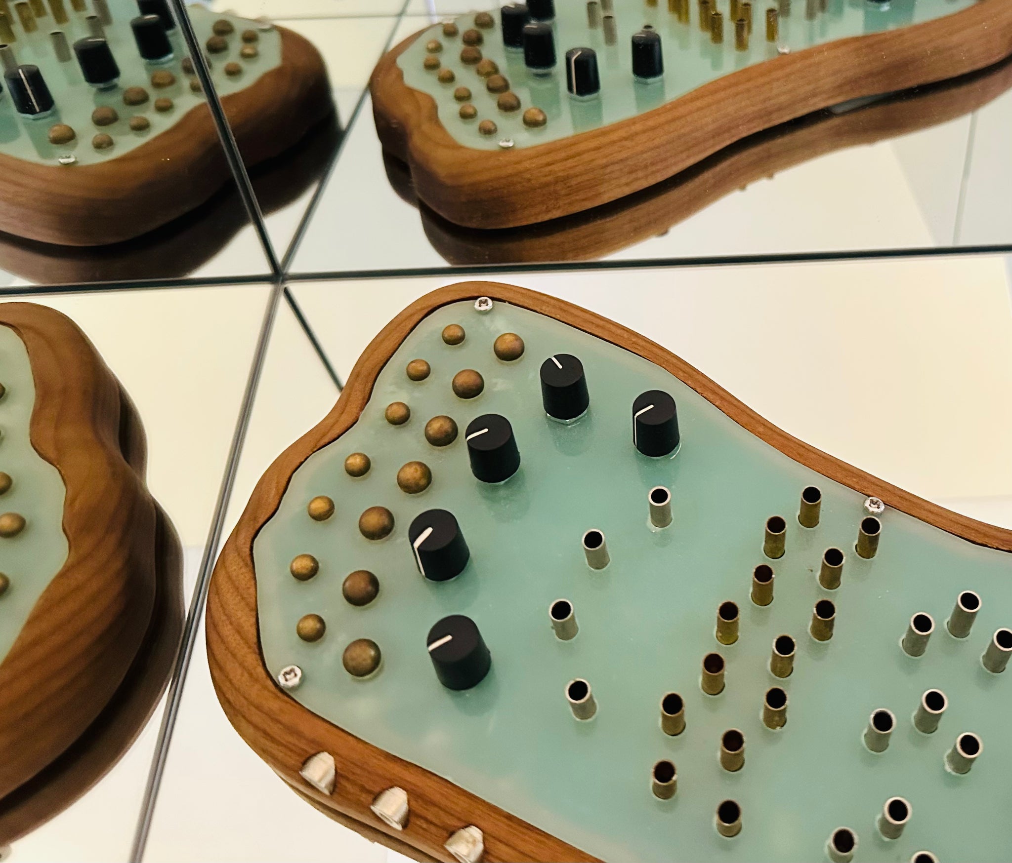 mad kid empire seofon chaos synthesiser side